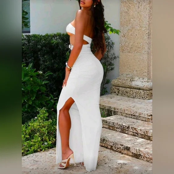 Solid Color Strapless Hollow Out Dress - Picture 2 of 4